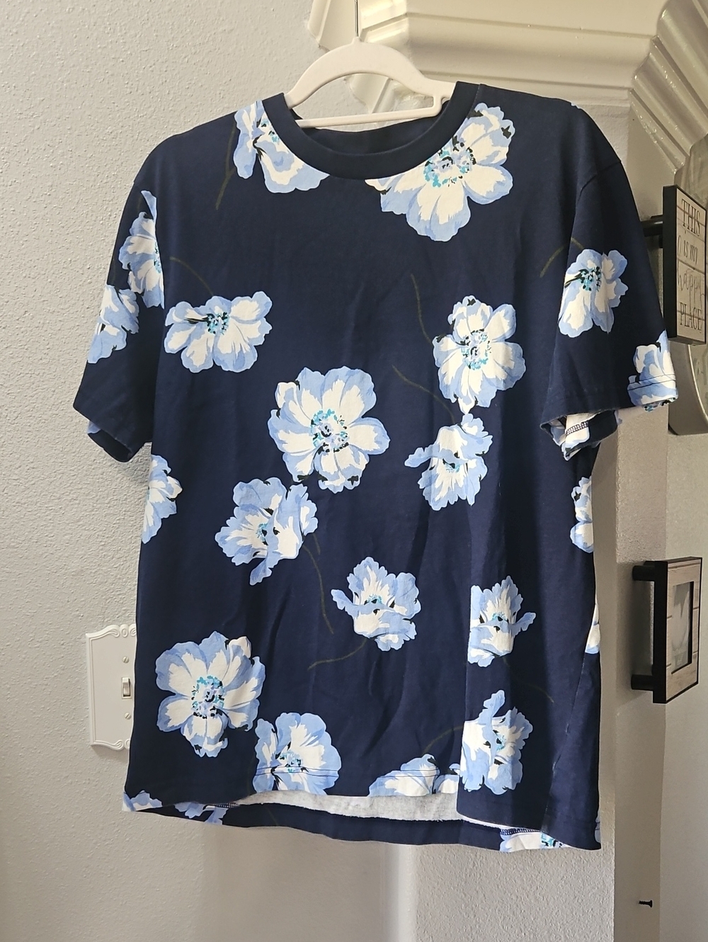 GAP Navy and Light Blue Floral Tee